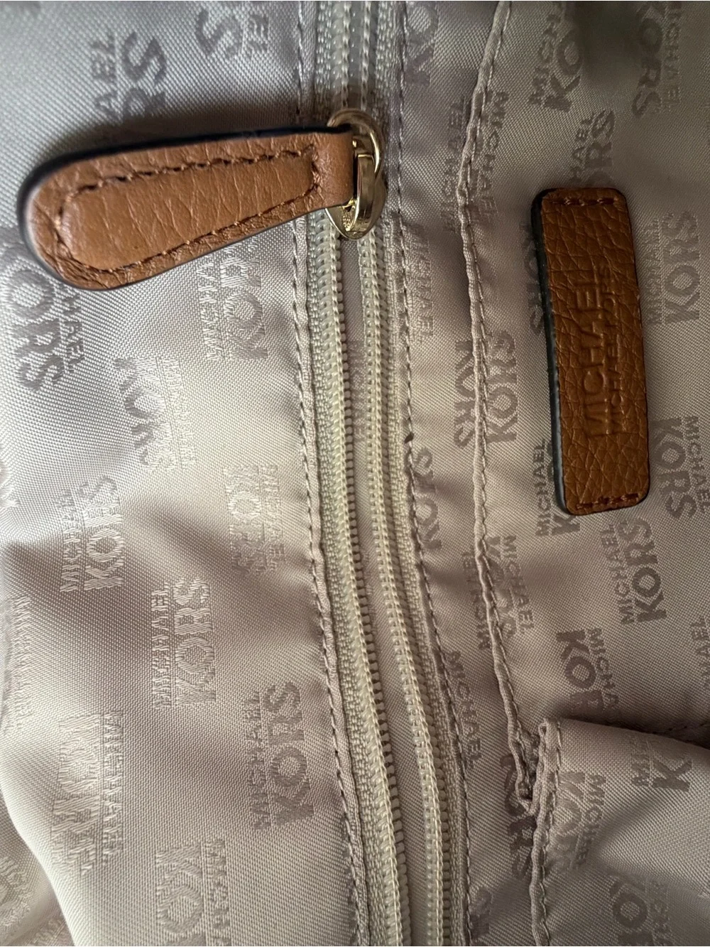 Michael Kors Camel Brown Pebbled Leather Bedford Crossbody Handbag -Tassel/Strap - Picture 12 of 16